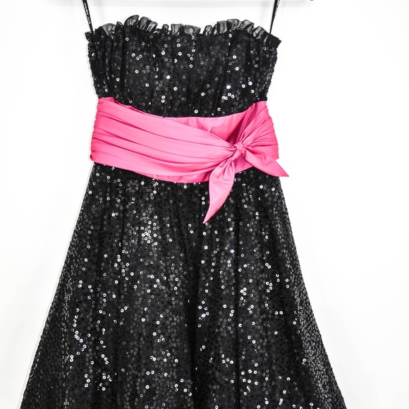 BETSEY JOHNSON Black Sequin Strapless Formal Dress - Picture 1 of 7